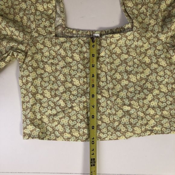 BP Crop Top Size Small Floral Print Smocked - Picture 10 of 11